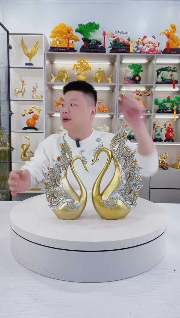 摆件一对天鹅金色