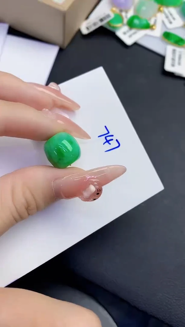 颈饰未镶嵌翡翠缅甸天然翡翠A货