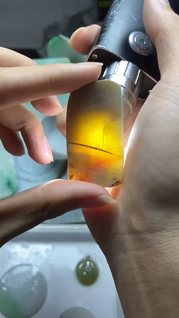 颈饰未镶嵌翡翠天然缅甸翡翠A货34