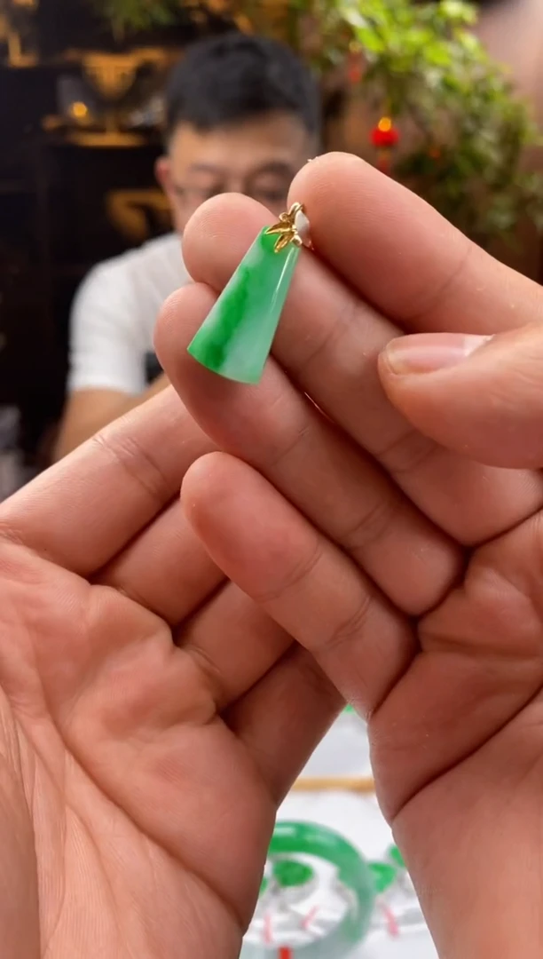 吊坠(不含链)未镶嵌翡翠dk32