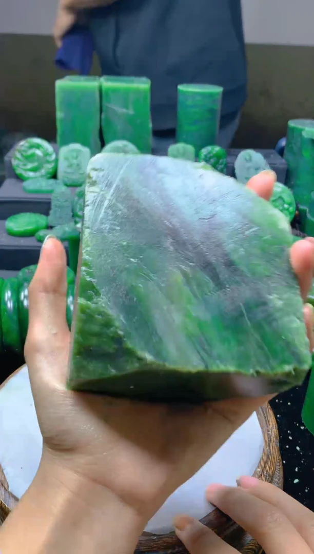 未镶嵌和田玉（碧玉）珠宝半成品1