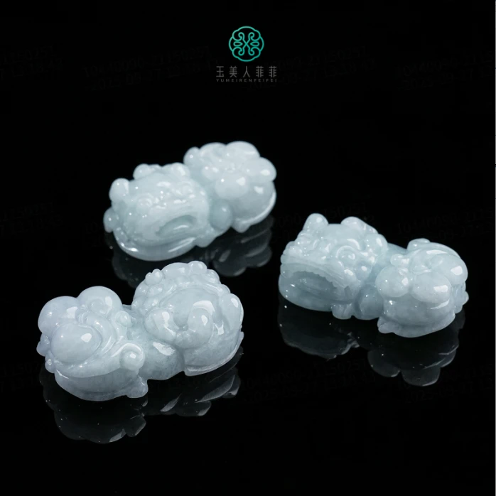 石惑珠宝%翡翠貔貅吊坠约37*22mm%多样性发一