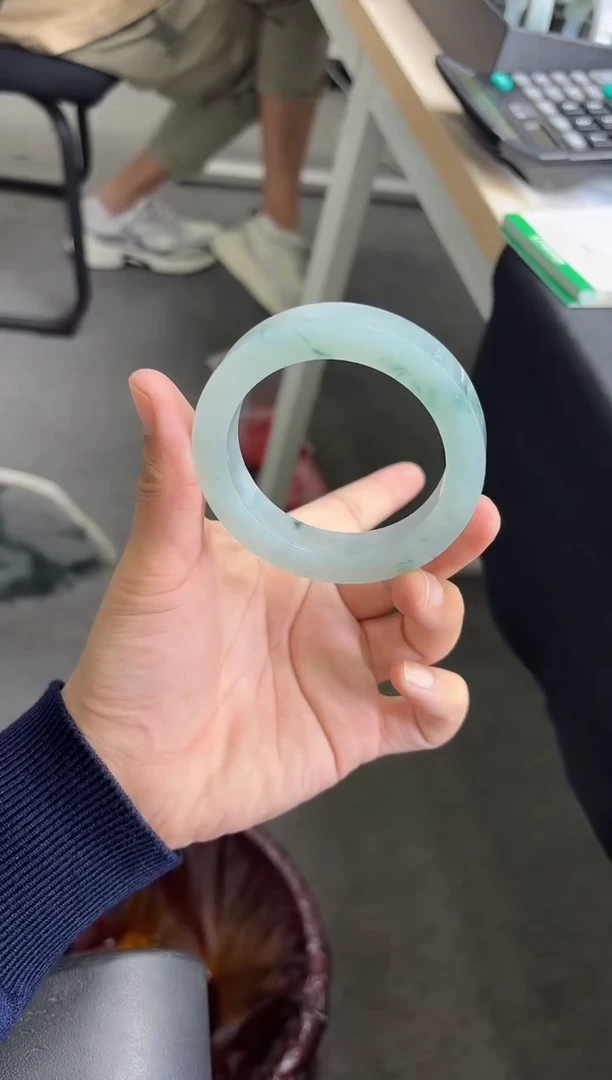 未镶嵌手镯定制翡翠雷*生手镯