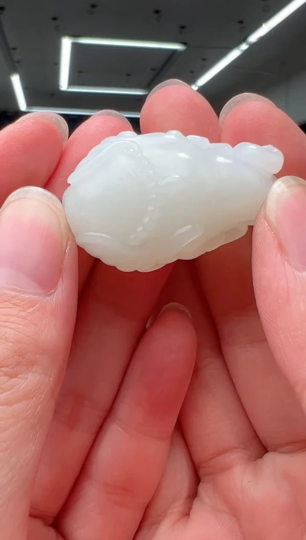 和田玉未镶嵌颈饰吉祥如意