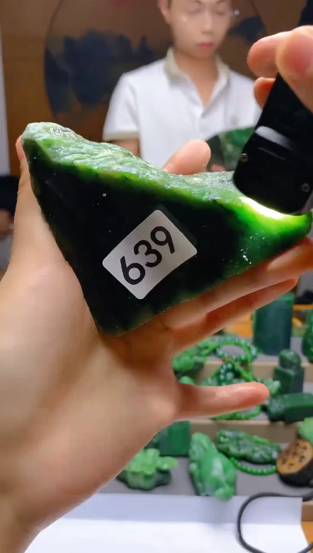 和田玉（碧玉）未镶嵌珠宝半成品1