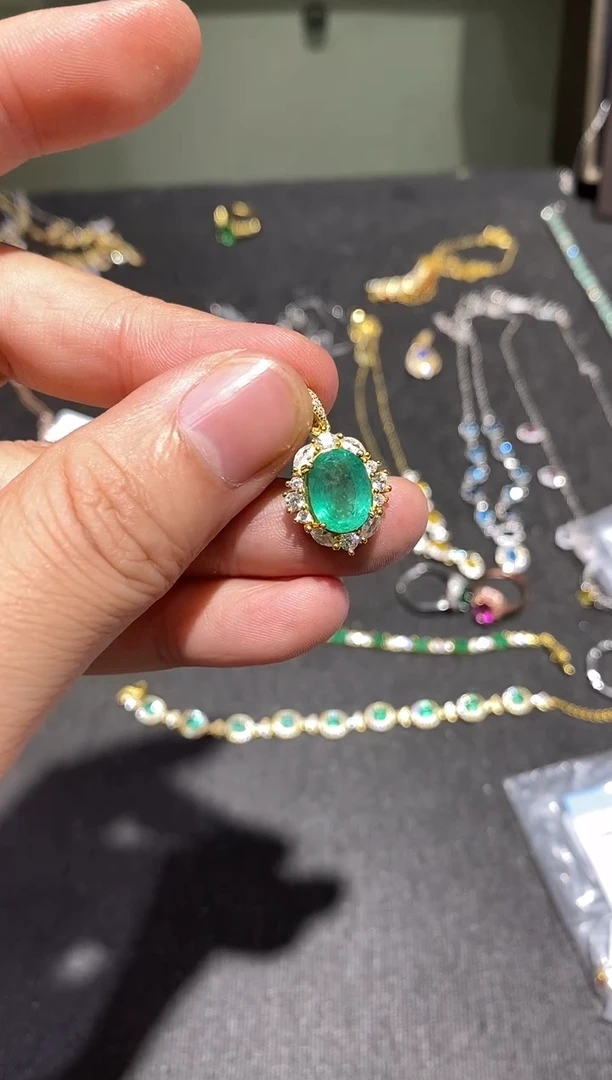 颈饰银S925镶嵌祖母绿吊坠