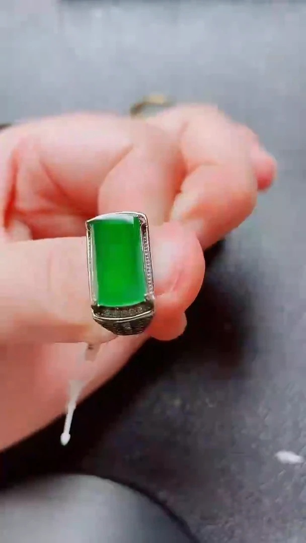 翡翠戒指银S925镶嵌1111