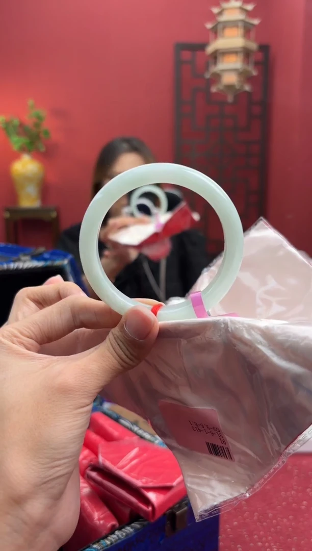 未镶嵌手镯翡翠翡翠手镯