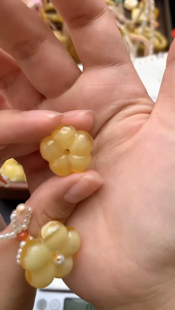 【闪购商品】未镶嵌琥珀珠宝奇石125琥珀蜜蜡花粉有纹小坑介意勿拍