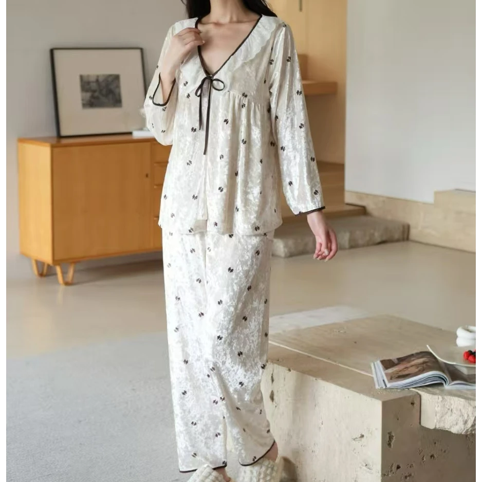 严选福利   250120女士金钻绒V领开衫套装