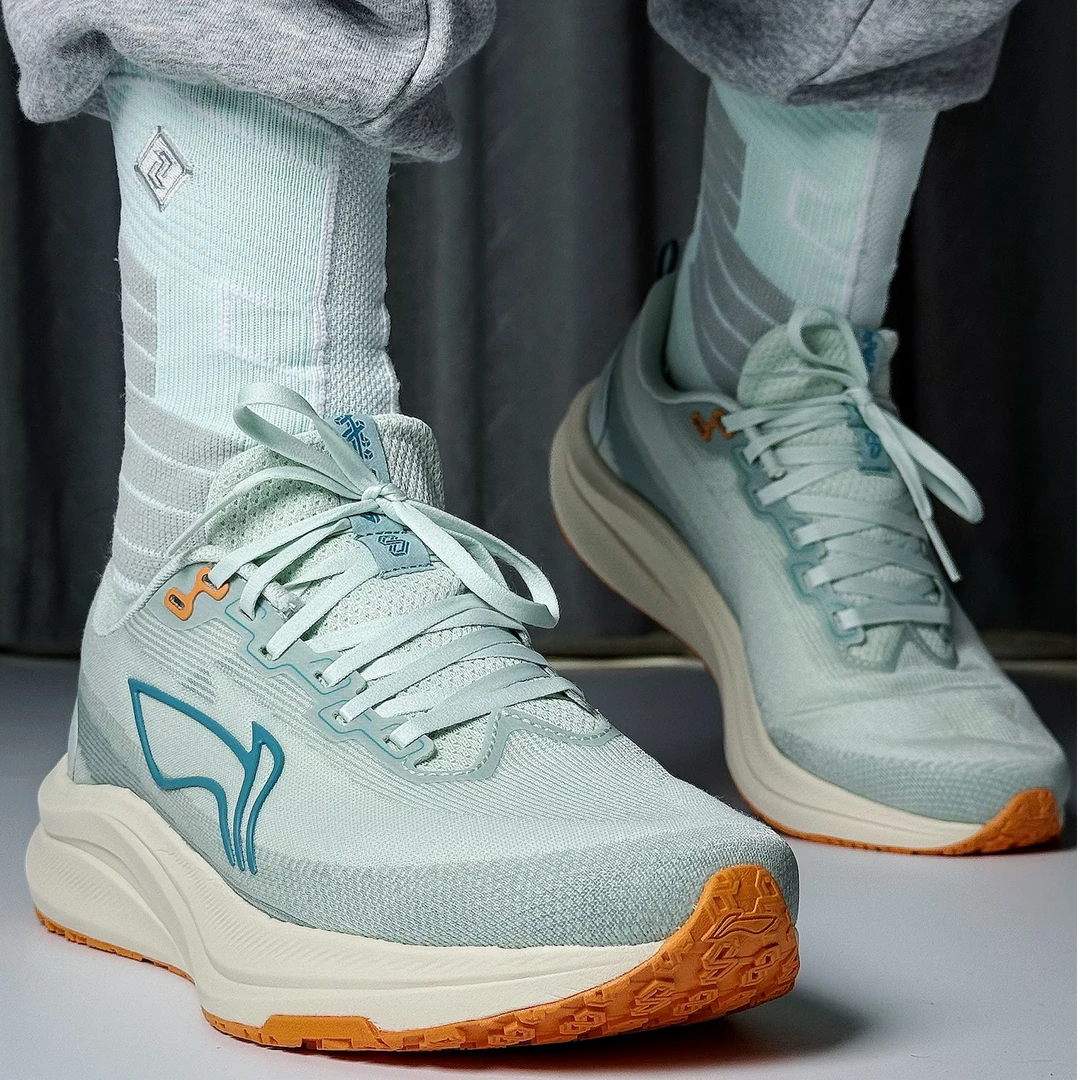 【直播专用】李宁赤兔8男女跑鞋透气防滑2025秋季运动鞋ARPV001/004