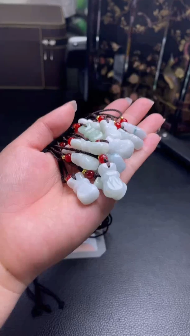 【闪购商品】翡翠颈饰未镶嵌K18多样性发一件/配绳子