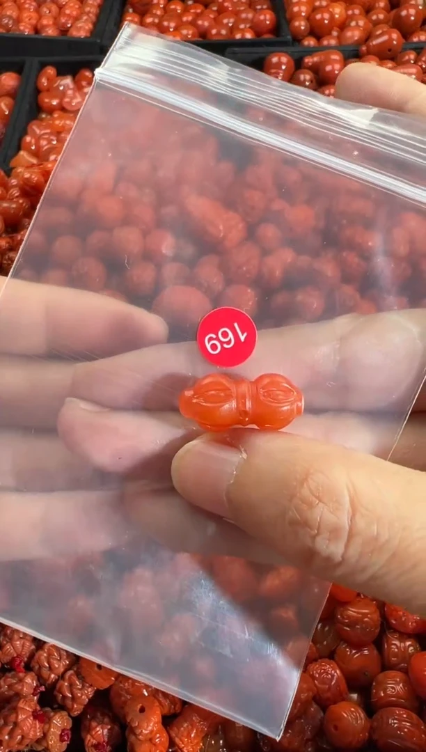 颈饰未镶嵌南红玛瑙1