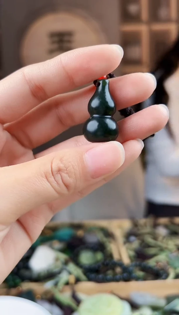 颈饰未镶嵌和田玉拍一发一，多样性发货