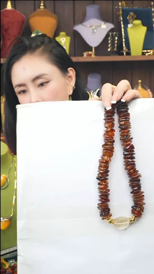 琥珀颈饰未镶嵌多人