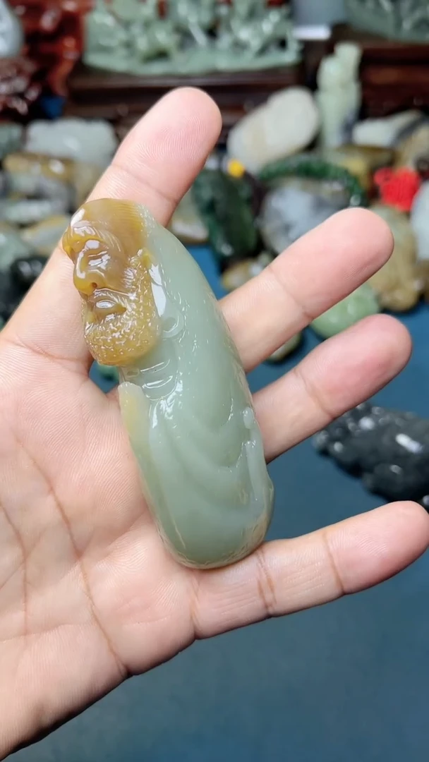 未镶嵌和田玉把件-