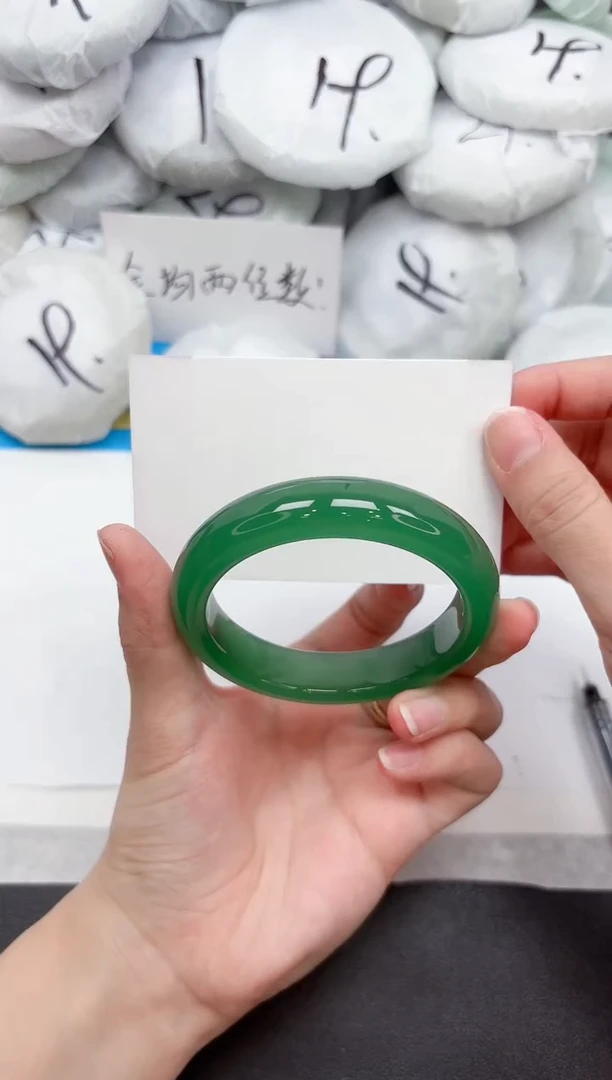 未镶嵌手镯石英质玉131-56.1