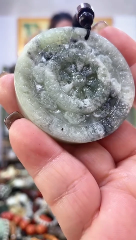 未镶嵌岫玉挂件