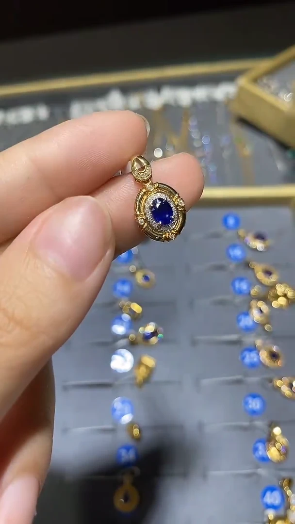 吊坠(不含链)蓝宝石18K金镶嵌