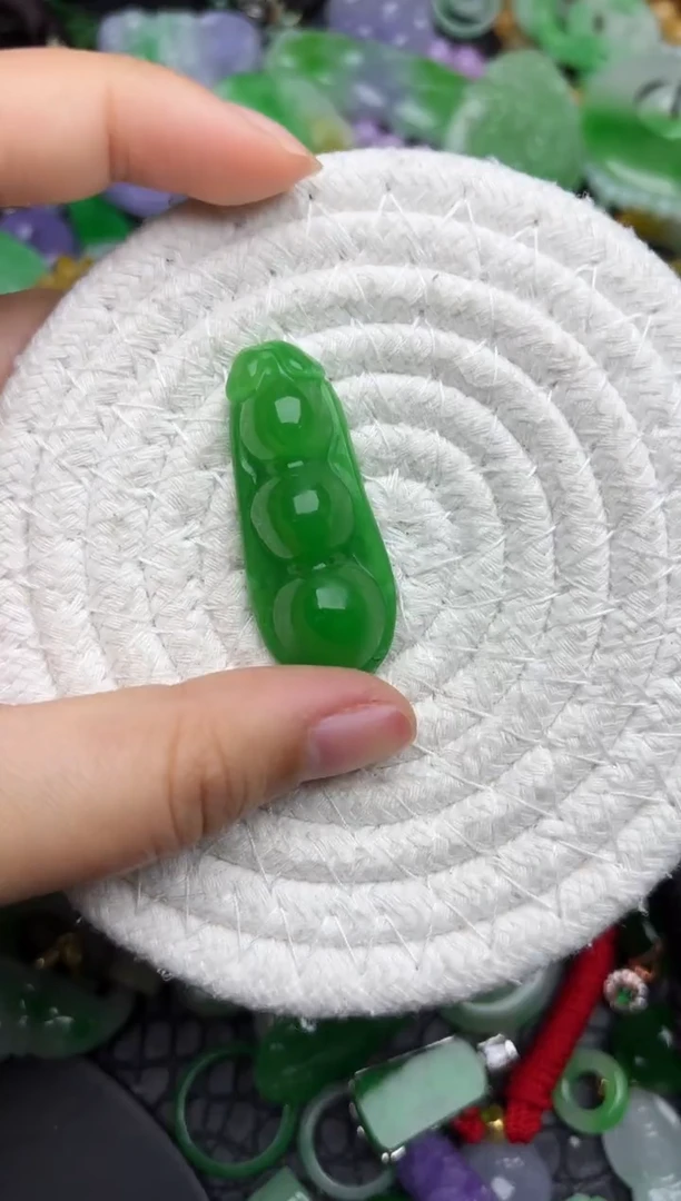 颈饰未镶嵌翡翠缅甸翡翠吊坠