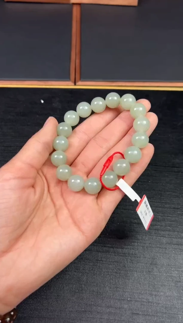 【闪购商品】和田玉手串未镶嵌且末微色差卡12