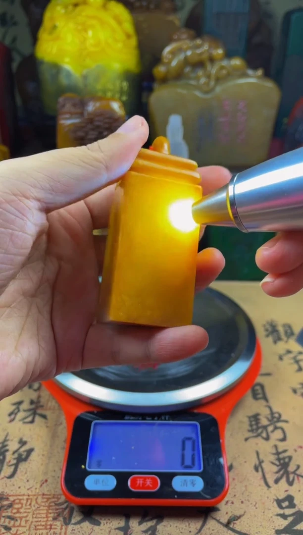 寿山石印石桂花金宝塔秤砣章