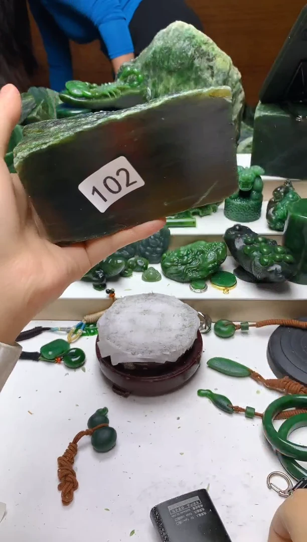 未镶嵌和田玉（青玉）珠宝半成品0