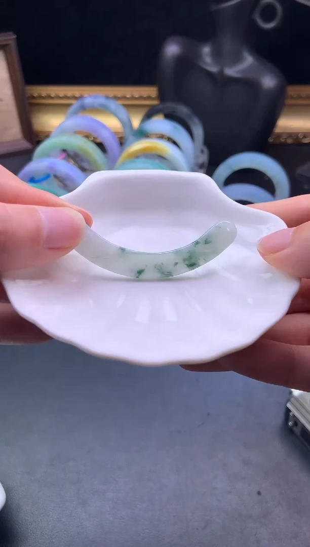 未镶嵌挂件翡翠玉璜