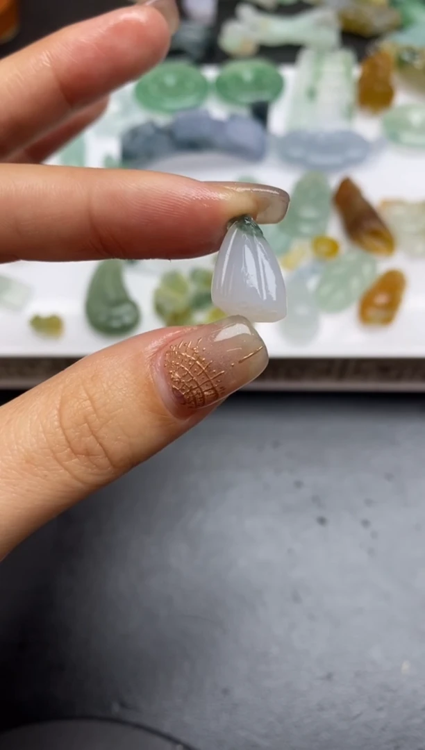 【闪购商品】定制翡翠未镶嵌翡翠毛货~