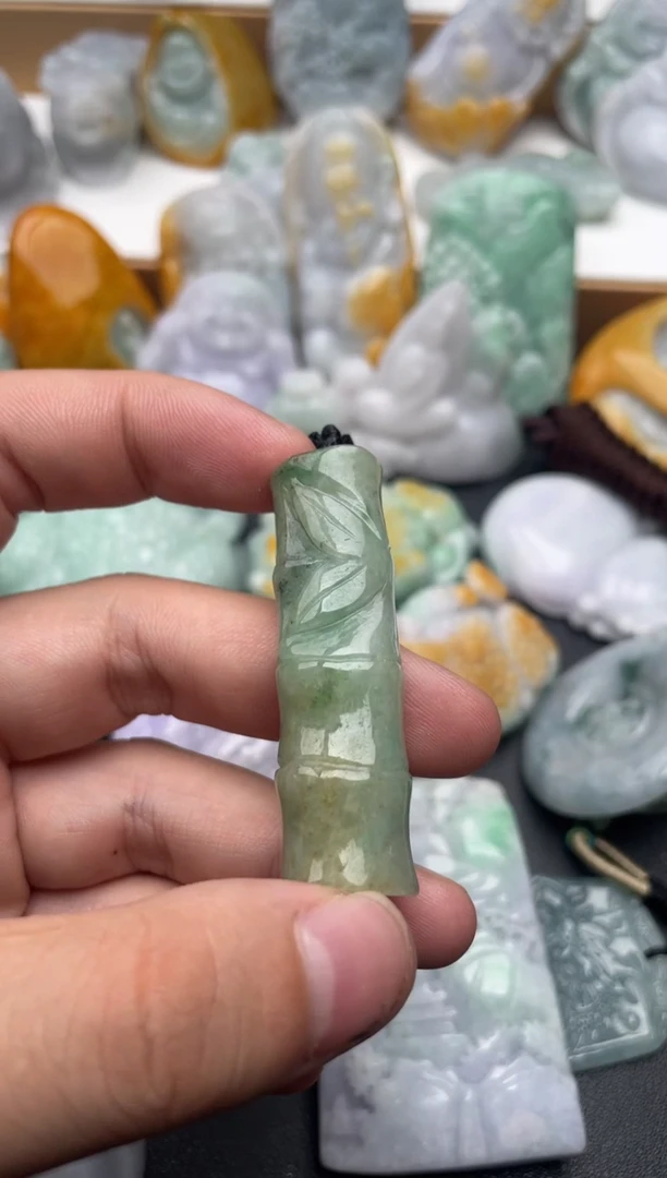 吊坠(不含链)未镶嵌翡翠1