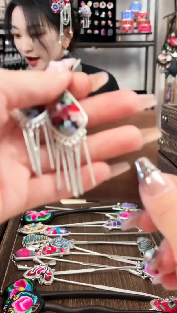 织绣艺枝独秀手工饰品241