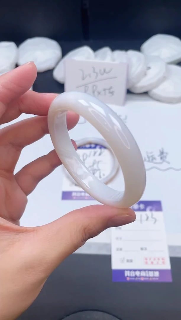 【闪购商品】石英质玉手镯未镶嵌123/54.4