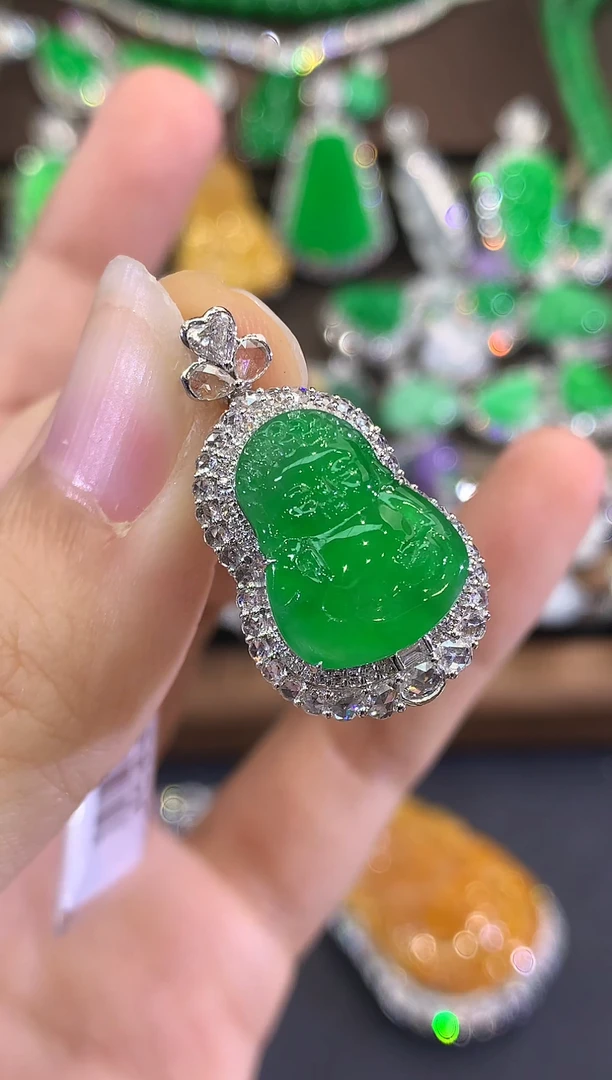 吊坠(不含链)18K金镶嵌翡翠C225