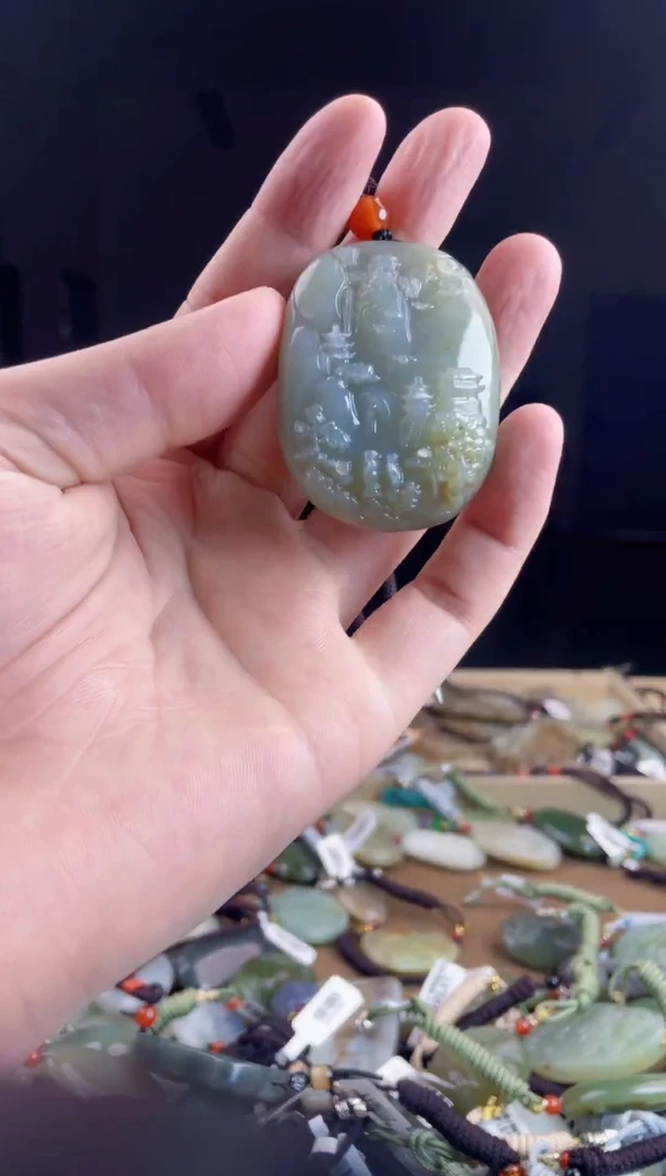 颈饰未镶嵌和田玉1