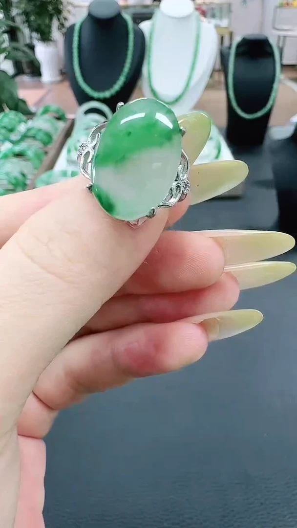 未镶嵌1石英质玉（非洲翠）/8699