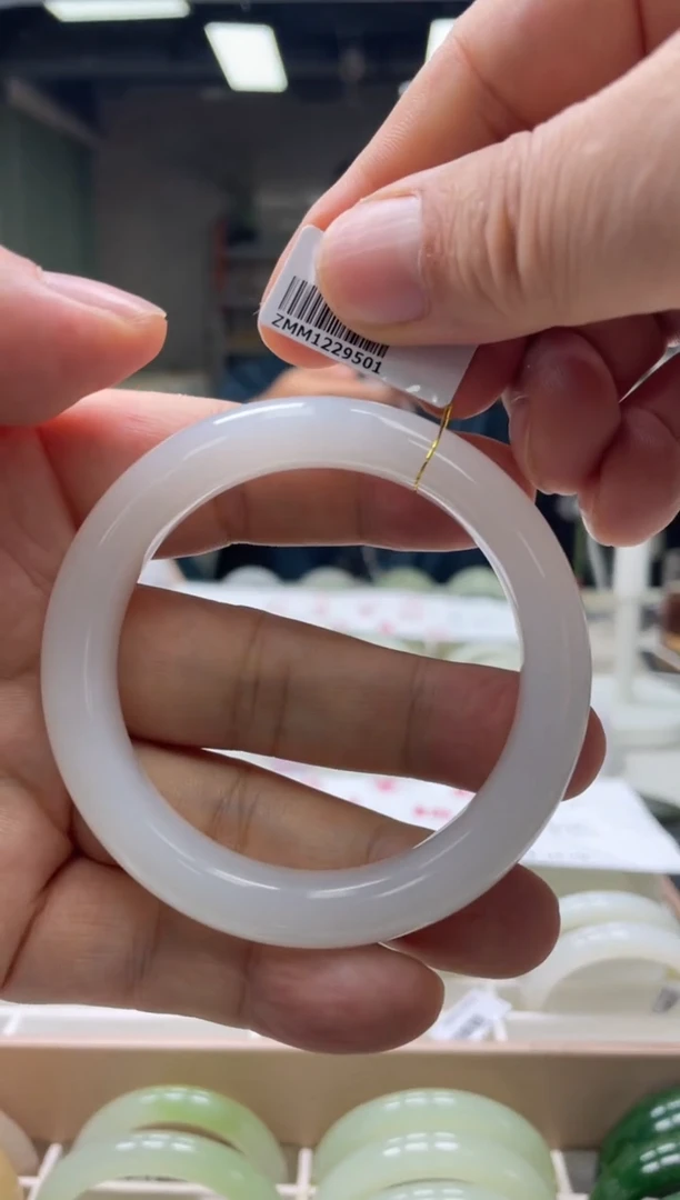 【闪购商品】和田玉手镯未镶嵌编码9501 圈口56-57