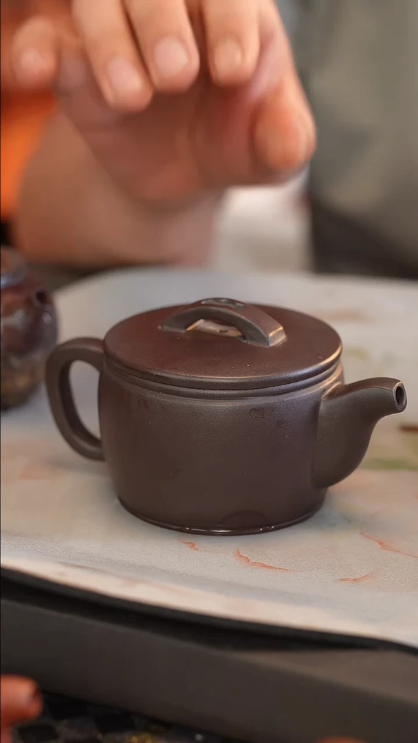 茶壶紫砂半手工 汉瓦 220cc