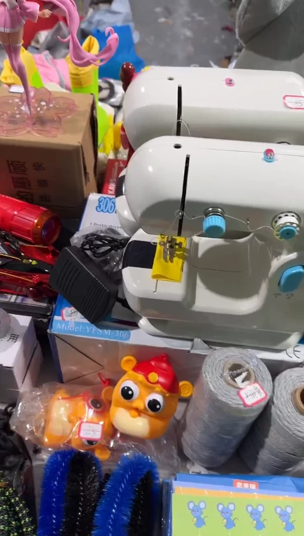 电动缝纫机会用的拍两款混发