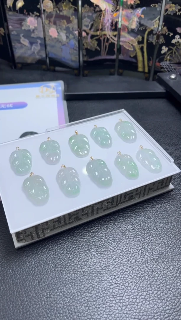 颈饰18K金镶嵌翡翠T155/多样性发一件/配绳子