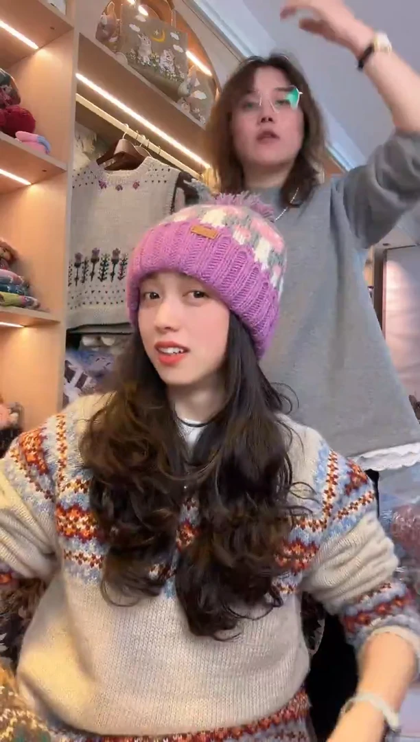 羊毛美利奴粉紫色翻边帽