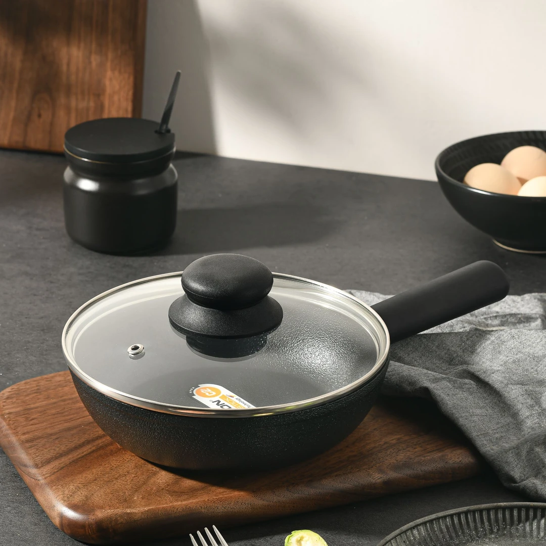 【小黑锅】18cm不粘煎锅内外抛丸工艺威宝龙四星全钢底带盖不挑灶