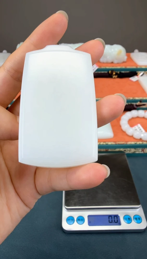 和田玉未镶嵌颈饰1