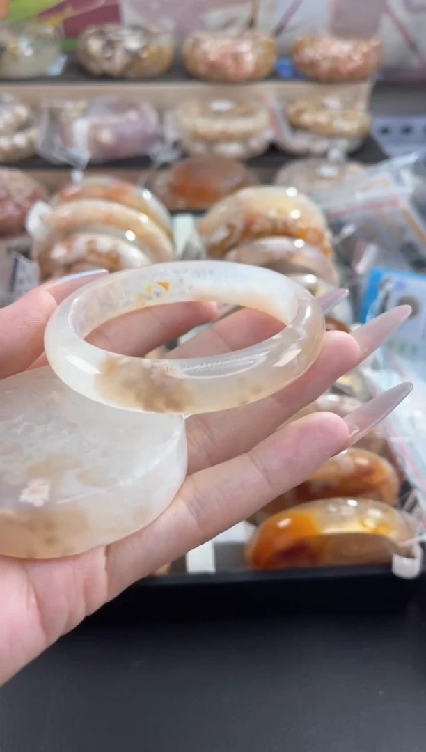 未镶嵌手镯石英质玉55