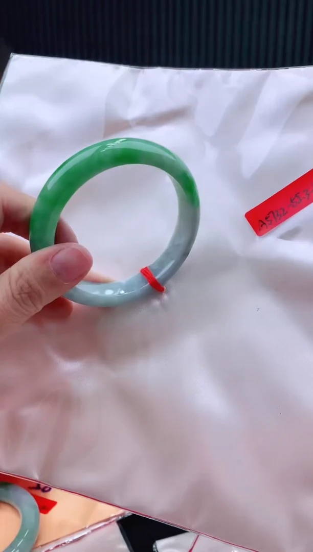 未镶嵌手镯翡翠55