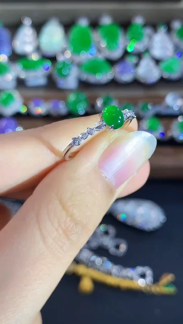 18K金镶嵌戒指翡翠C29 定制