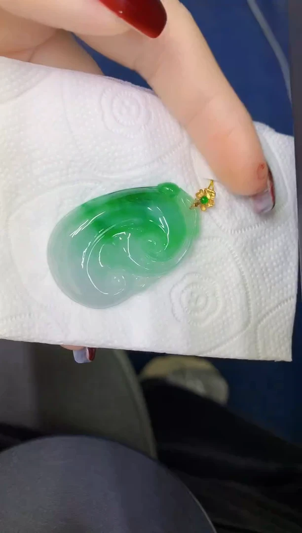 颈饰18K金镶嵌翡翠缅甸天然翡翠A货