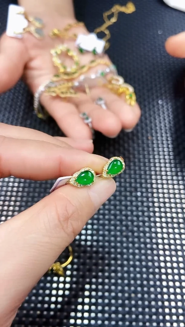 【闪购商品】翡翠耳饰未镶嵌111111111