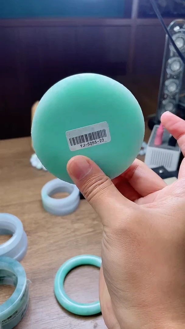 定制翡翠手镯未镶嵌画**?定制