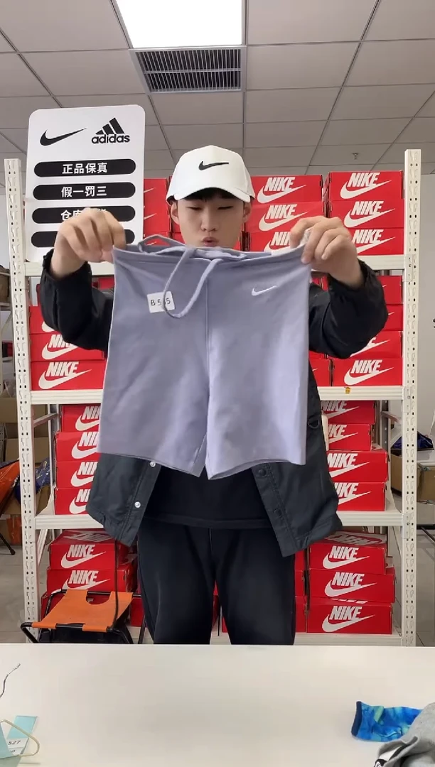 585编码 尺码150 胸围衣长 正品