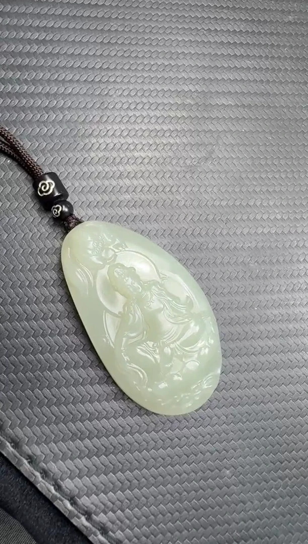 吊坠(不含链)未镶嵌和田玉且末近矿微色差观音吊坠